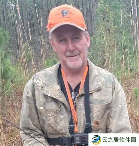 你敢信吗：美国男子打猎时被从树上坠落的熊砸死 网友吐槽现世报