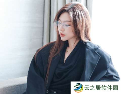 天云发布巅峰之夜妆造：不会有人责怪老公发照片太晚吧？